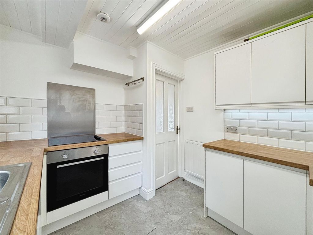 Property photo 2 of 15 Kitchen