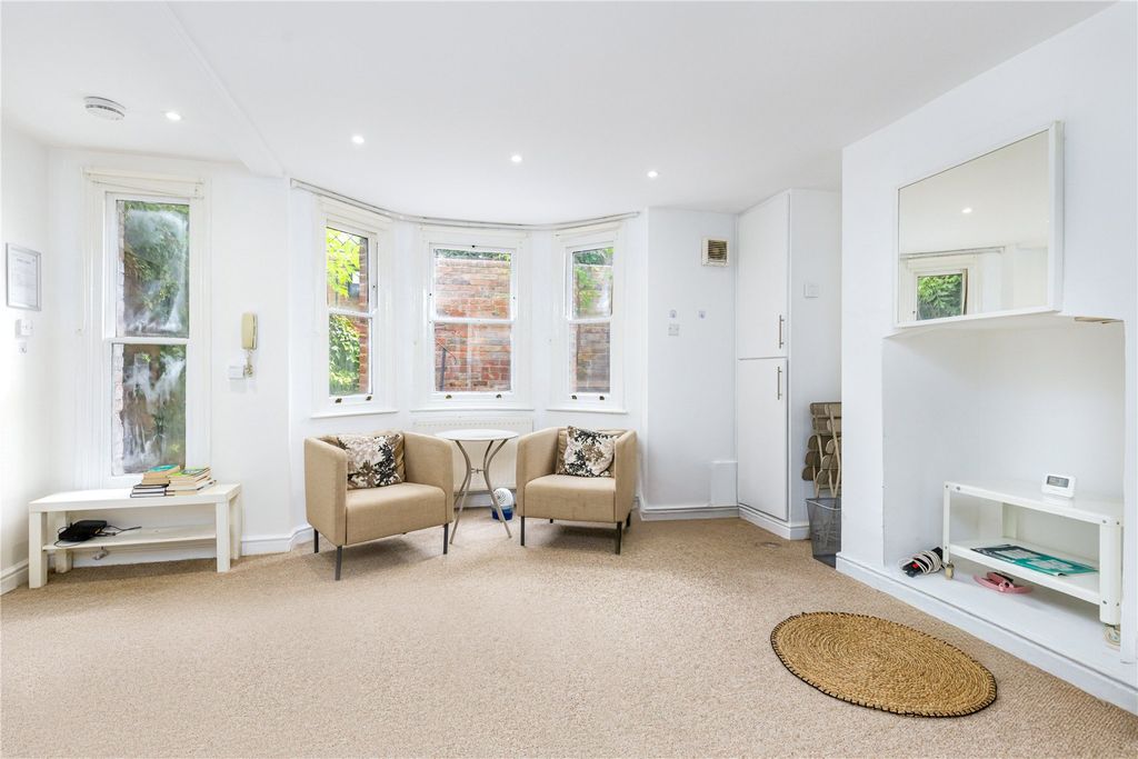 Property photo 3 of 6 Picture No. 04