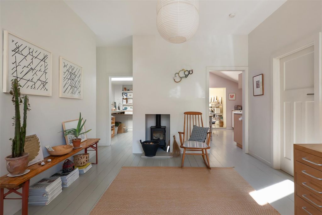 Property photo 2 of 17 Kingsdown Park, Tankerton, Whitstable