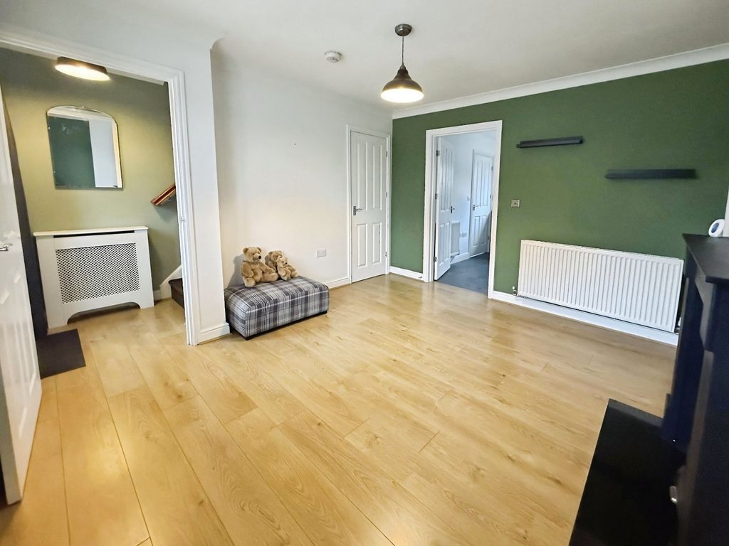 Property photo 3 of 16 Picture No. 17