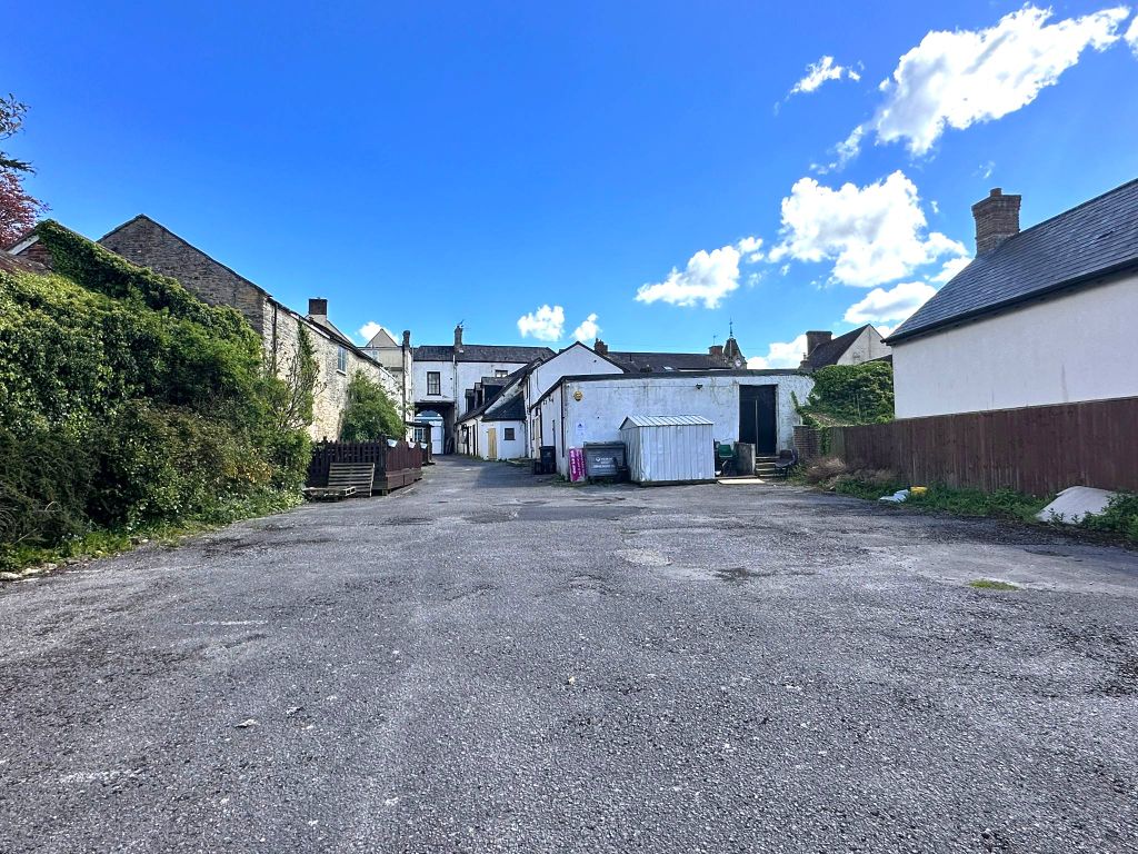 Property photo 2 of 6