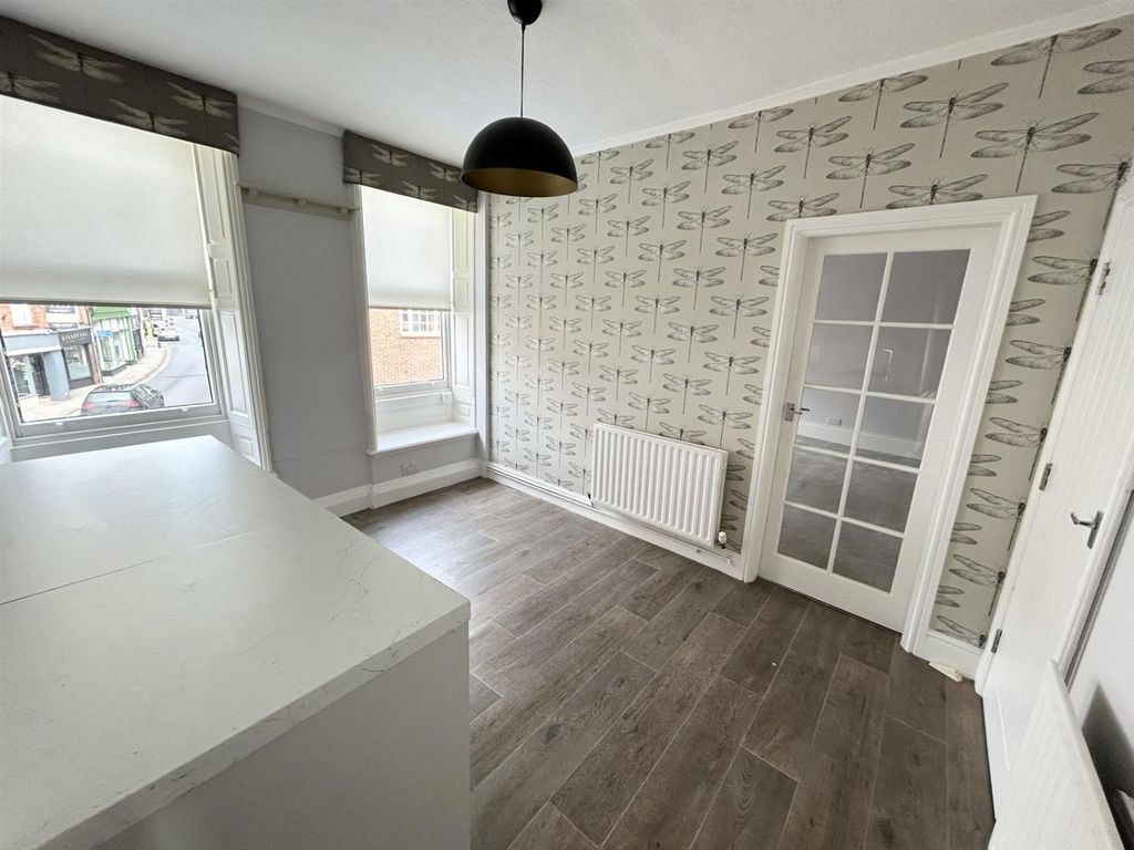 Property photo 3 of 18 d00A5644-4c04-472d-B0Df-1Daa5ce3E24A.Jpg