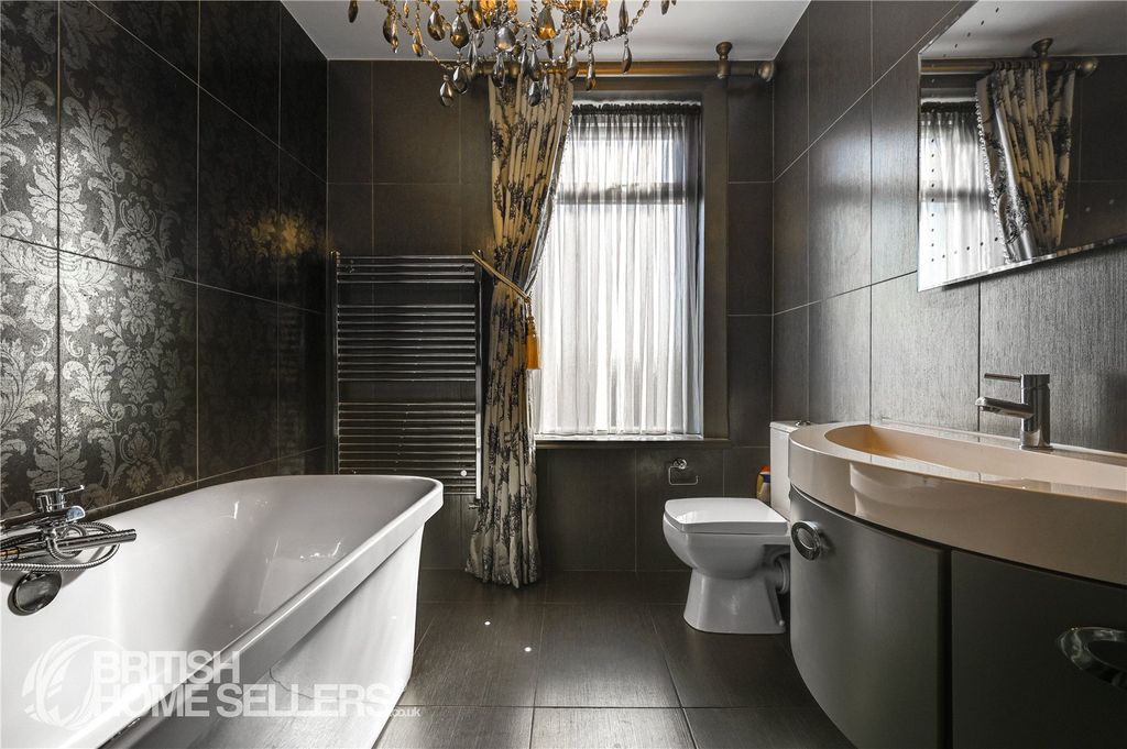 Additional image 8 of 3 bed flat for saleLiverpool Road, Southport, Merseyside PR8