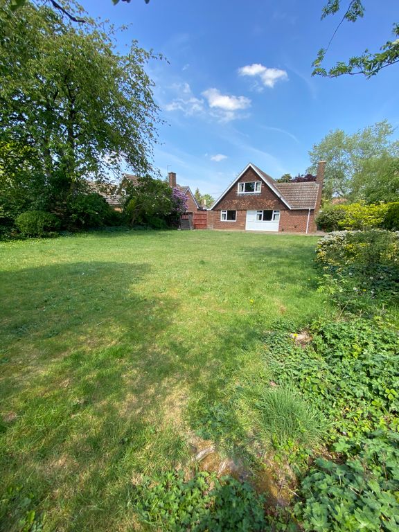 Property photo 2 of 16 Garden 1