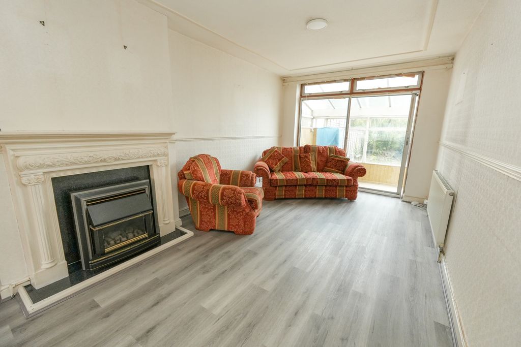 Property photo 3 of 15 Lounge/Dining Room