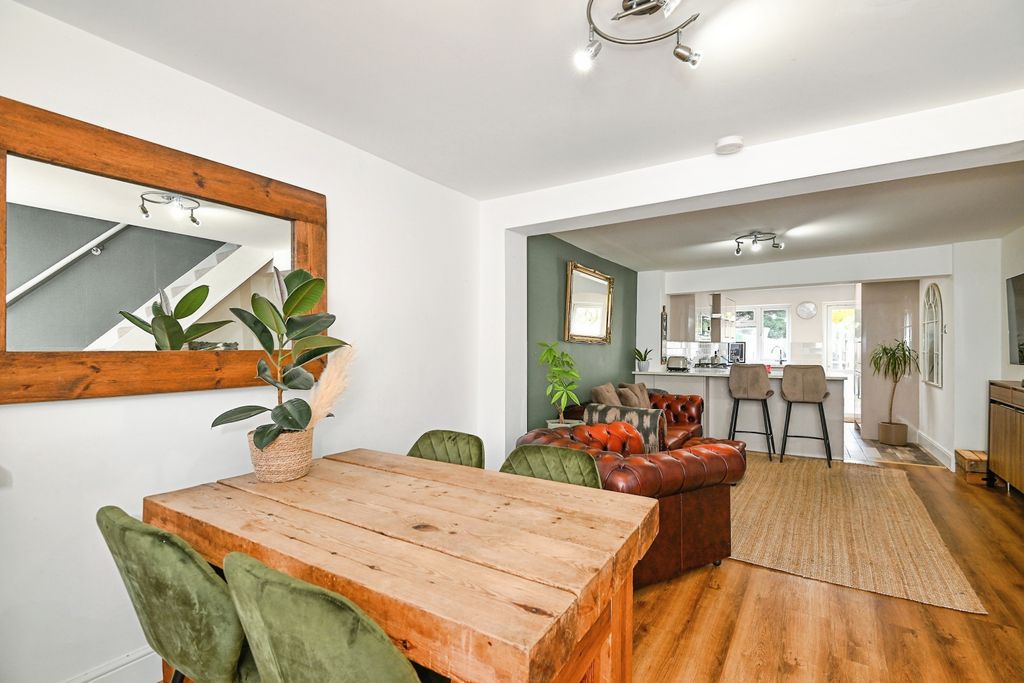 Property photo 2 of 20 Dining Area