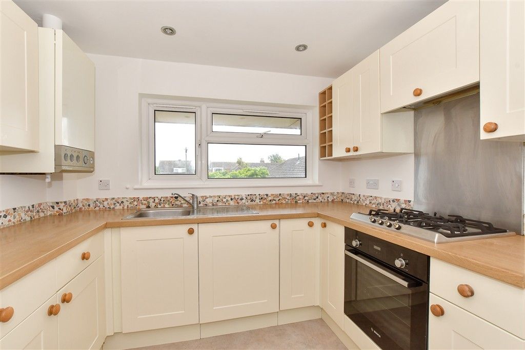 Property photo 2 of 11 Kitchen