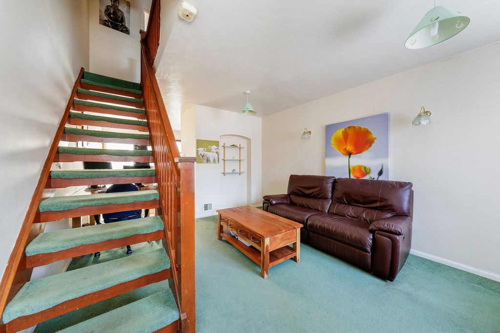 Property photo 3 of 19