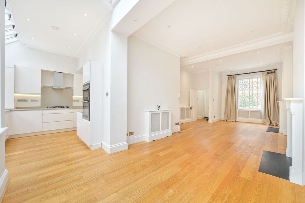 Property photo 3 of 18