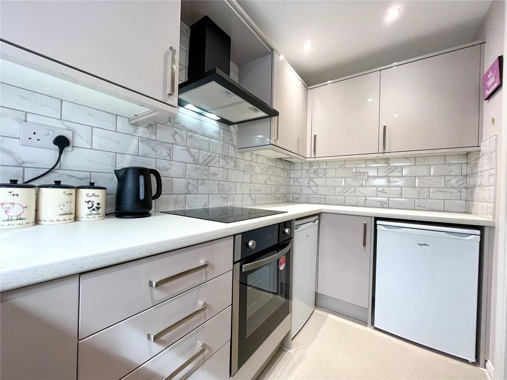 Property photo 3 of 13 Kitchen