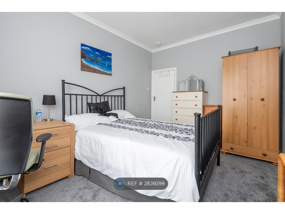 Property photo 1 of 12 Bedroom 3