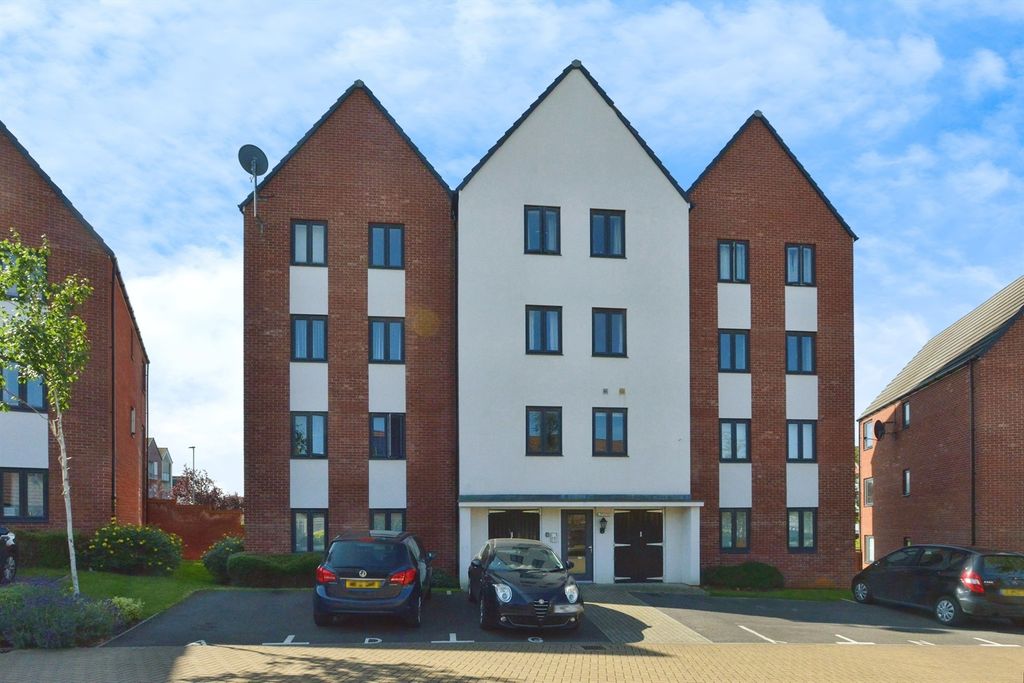 Property photo 2 of 17