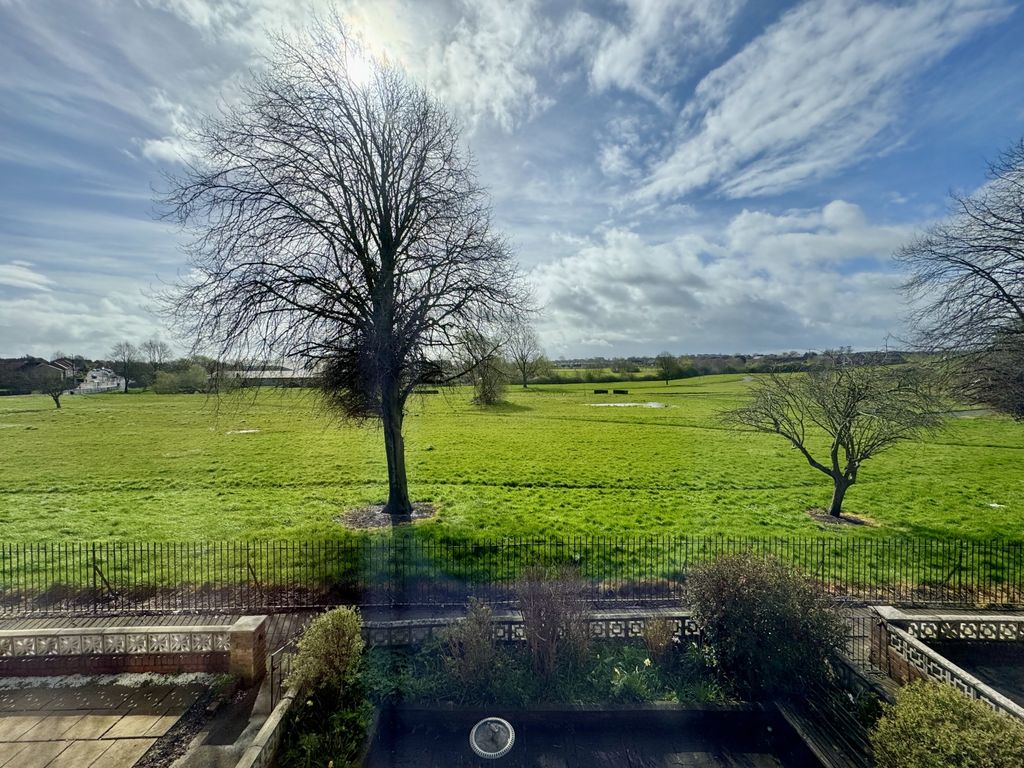 Property photo 2 of 11 Img_4332