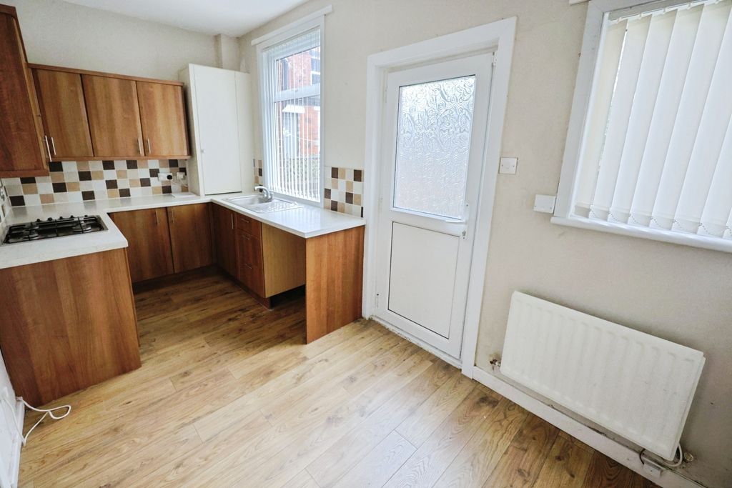 Property photo 3 of 11 Pbox-Img.Jpg