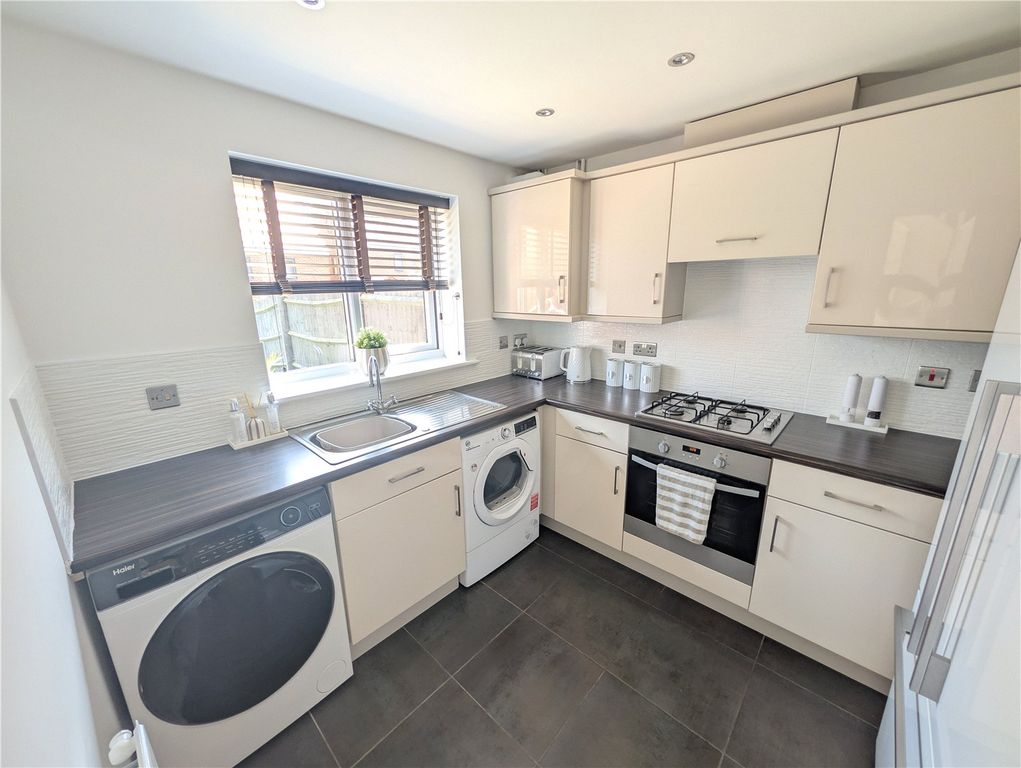 Property photo 2 of 14 Picture No. 23