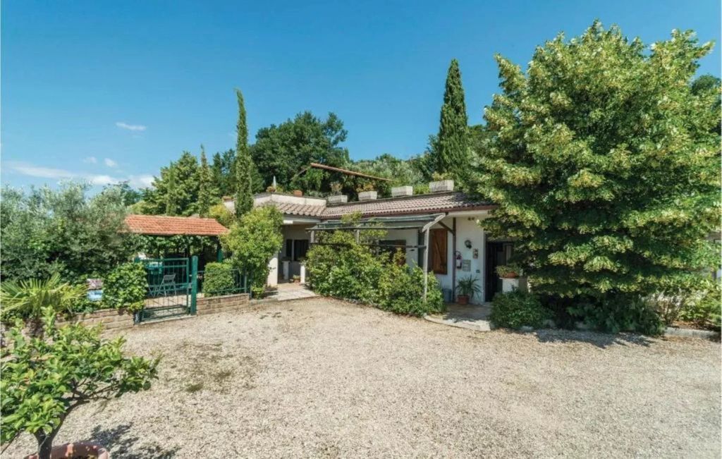 Property photo 2 of 20