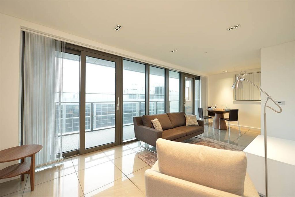 Property photo 1 of 8 1 Bedroom Flat For Rent