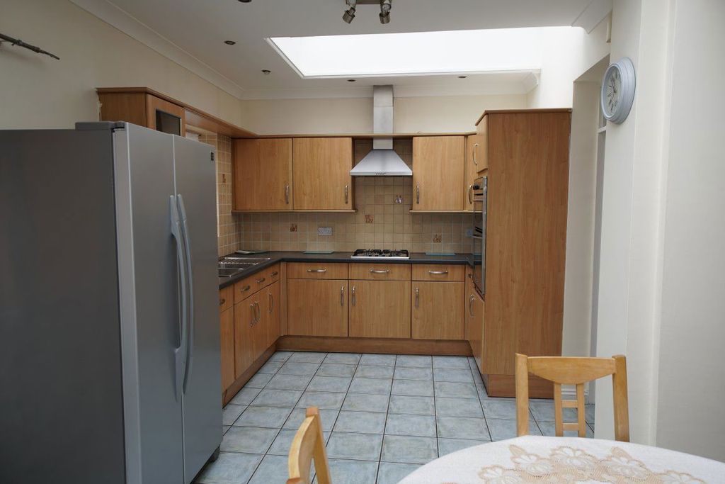 Property photo 2 of 20