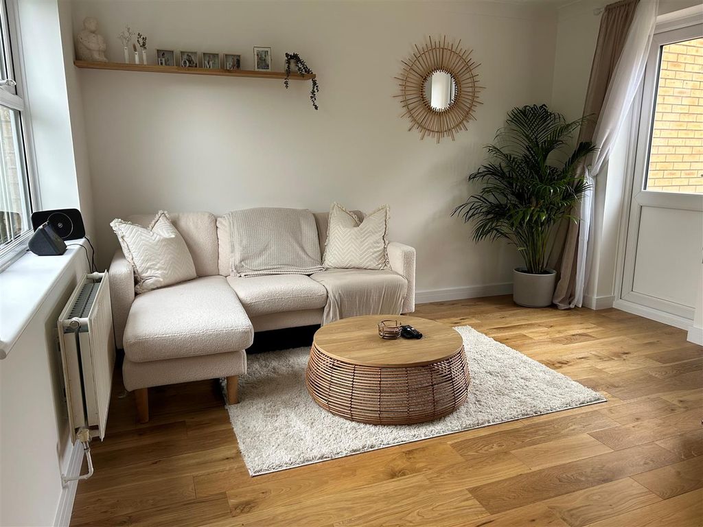 Property photo 2 of 8 Lounge 58 Corinader Way.Jpg