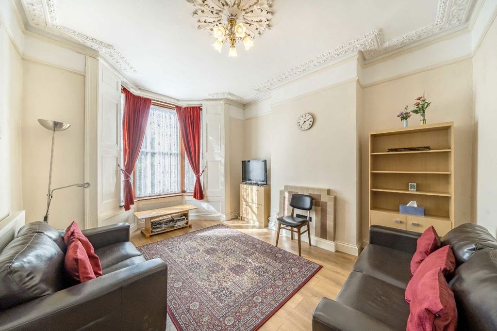 Property photo 2 of 8