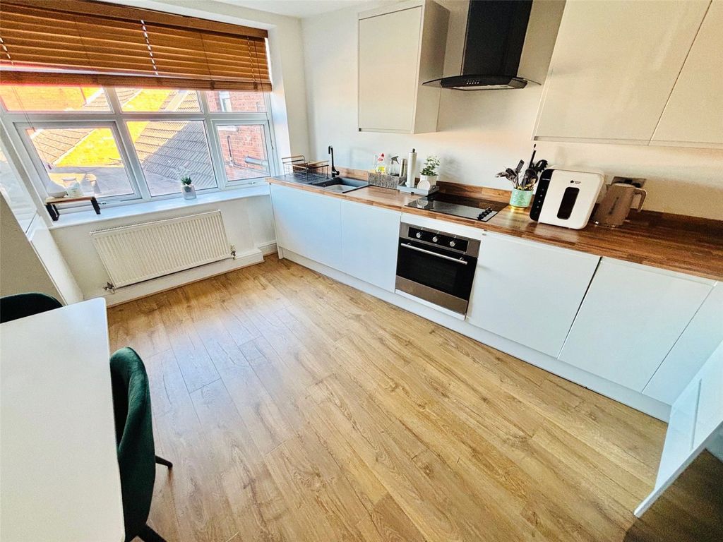 Property photo 2 of 12 Kitchen