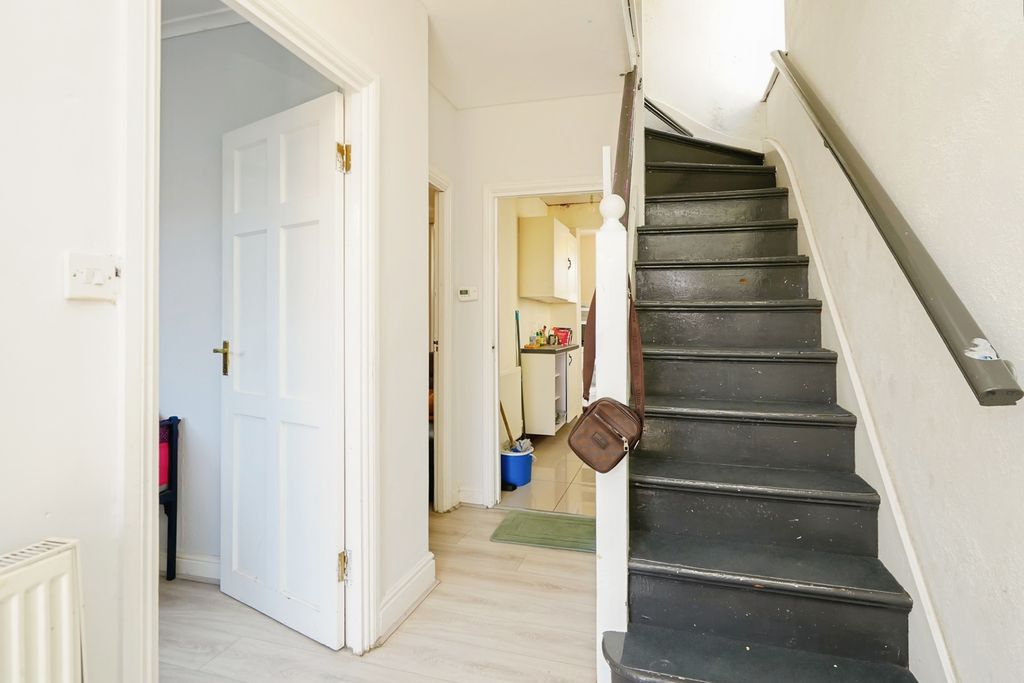Property photo 2 of 17 Photo
