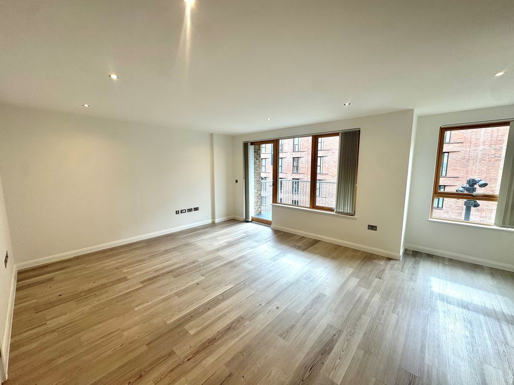 Property photo 3 of 8 Photo 7