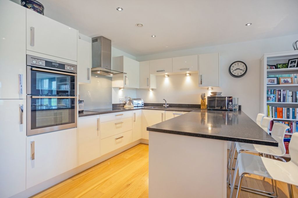 Property photo 3 of 11 1 Cape Cross Hous...