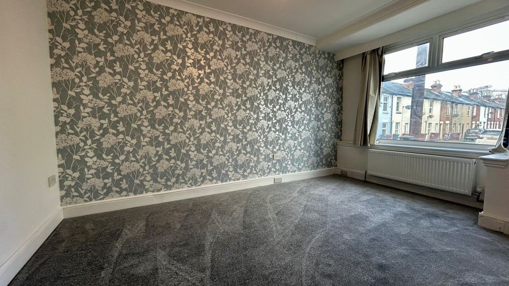 Property photo 2 of 10 Picture No. 06