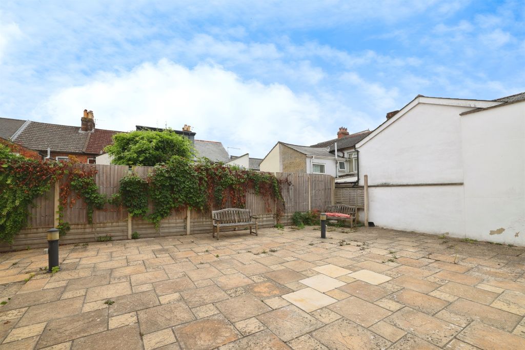 Property photo 2 of 15