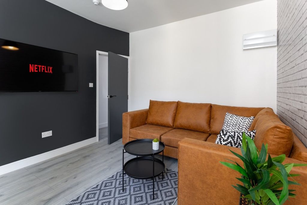 Property photo 1 of 13 1