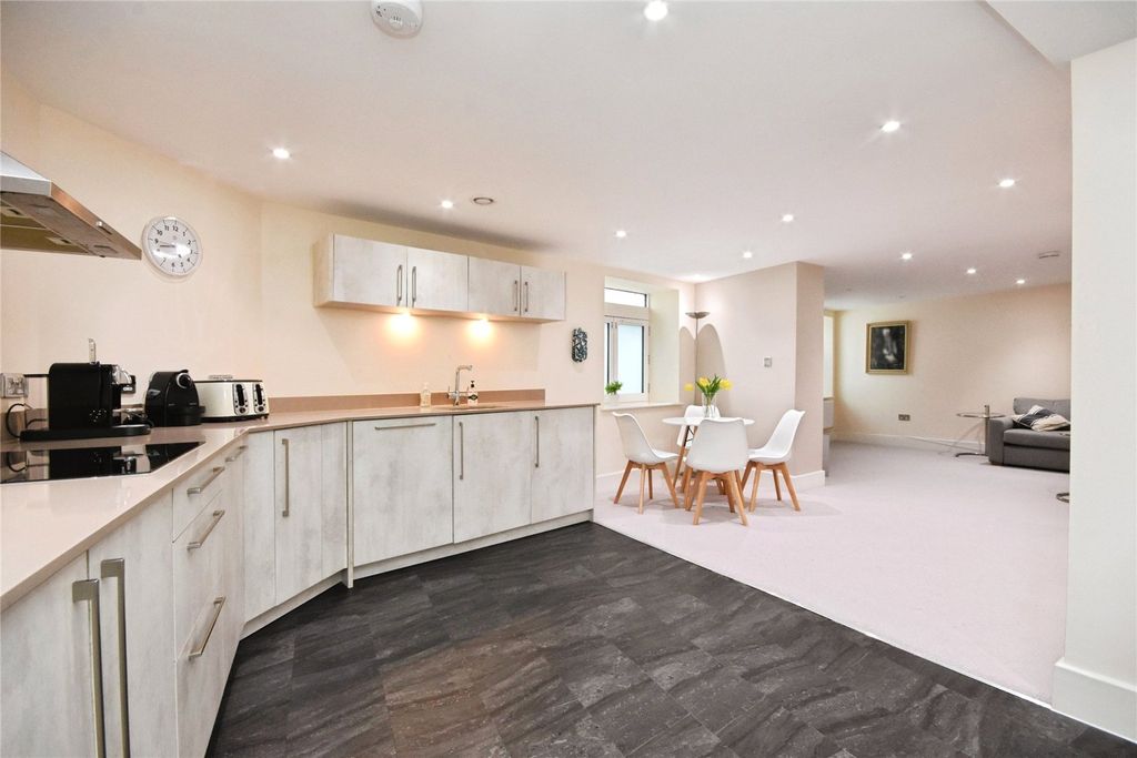 Property photo 1 of 18 Open Plan