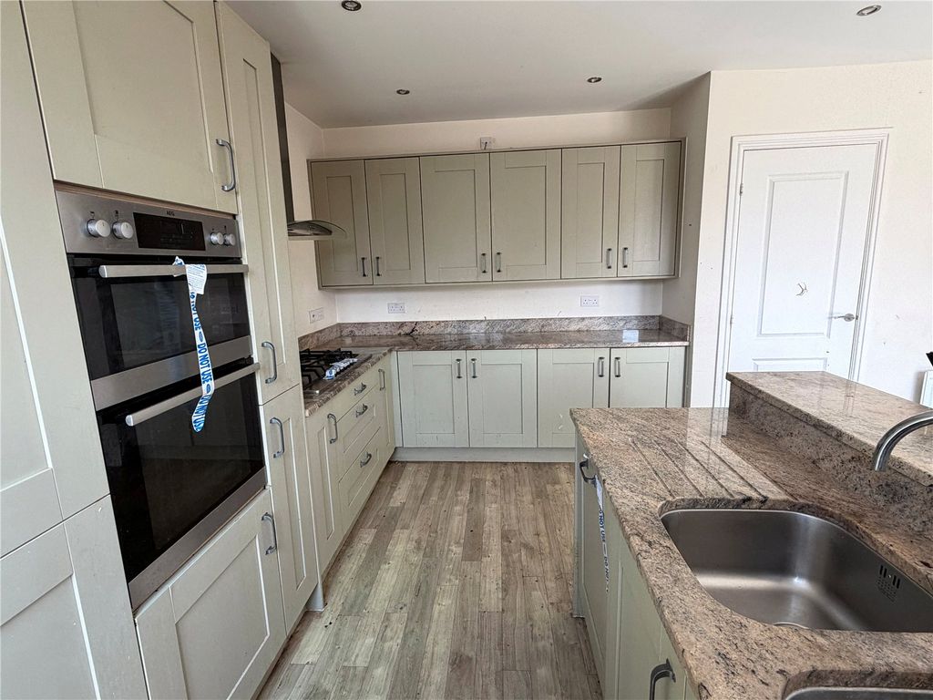 Property photo 3 of 18 Kitchen Diner