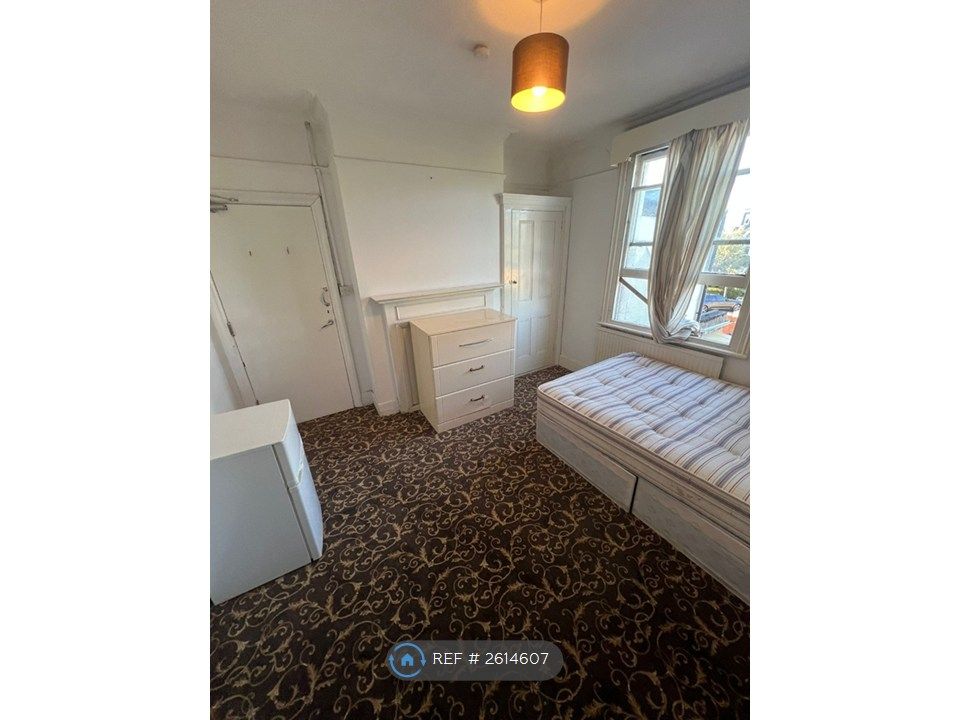 Property photo 1 of 3
