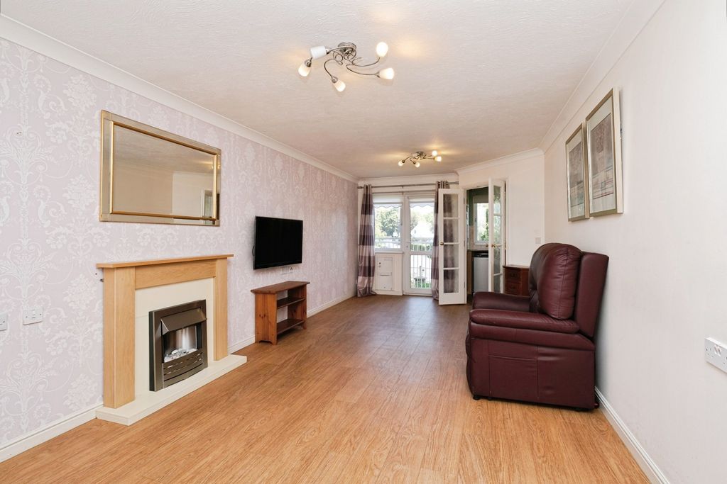 Property photo 1 of 9 Living Room