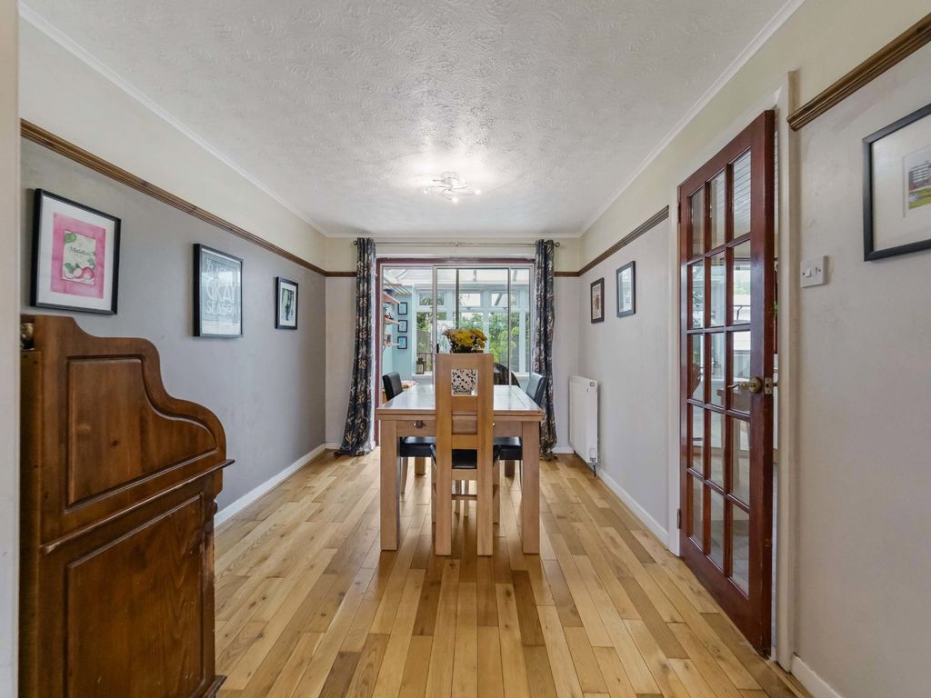 Property photo 3 of 16 Dining Area