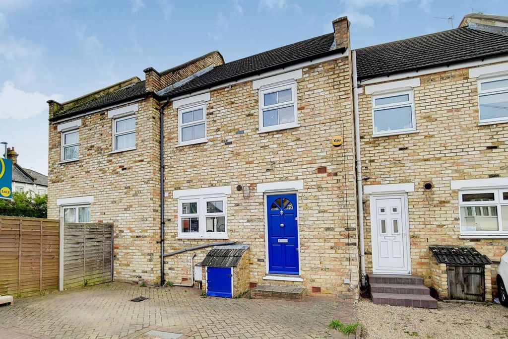 Property photo 2 of 10