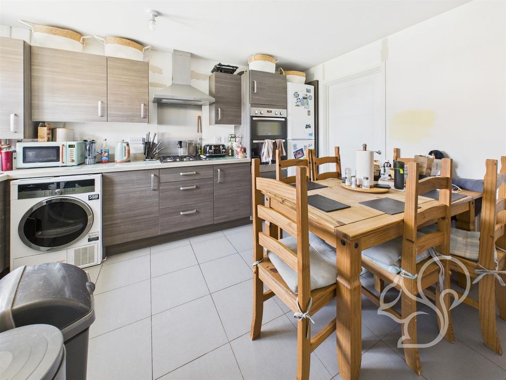 Property photo 2 of 12 Kitchen