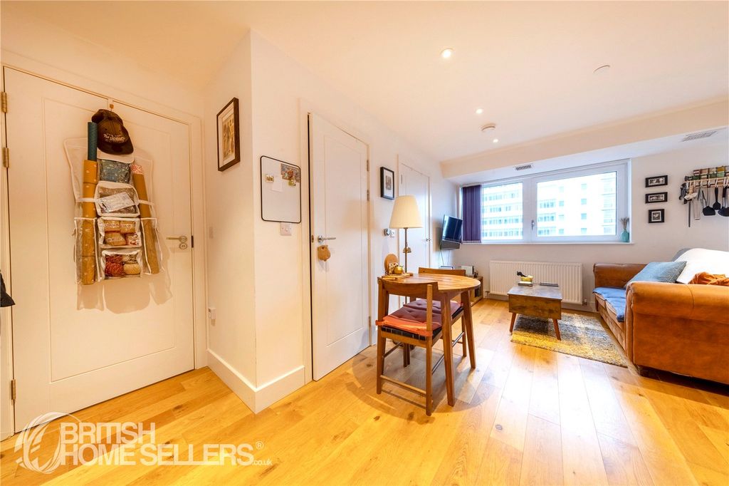 Property photo 3 of 12 Picture No. 10