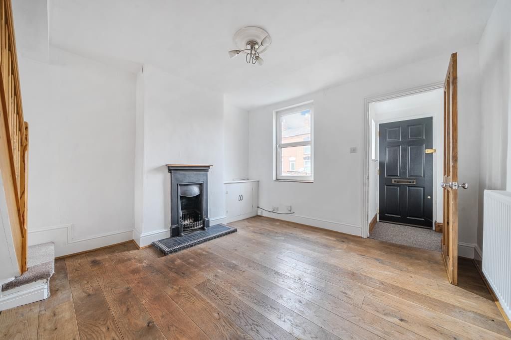 Property photo 2 of 21 Living Room