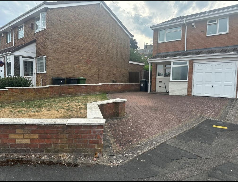 Property photo 1 of 6 Front