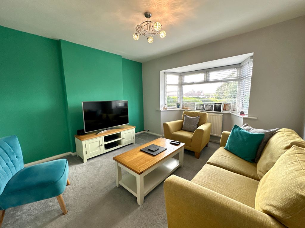 Property photo 2 of 31