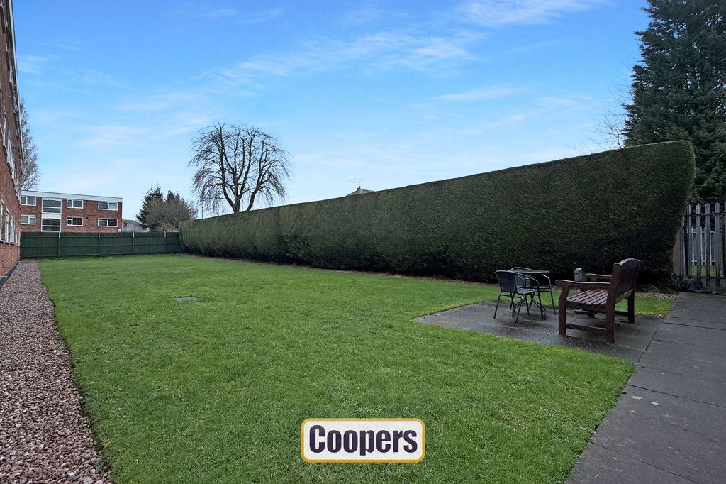 Property photo 2 of 14 Communal Grounds