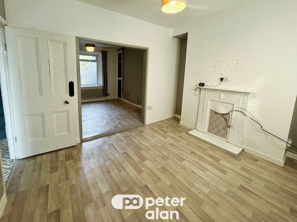 Property photo 2 of 16 Image