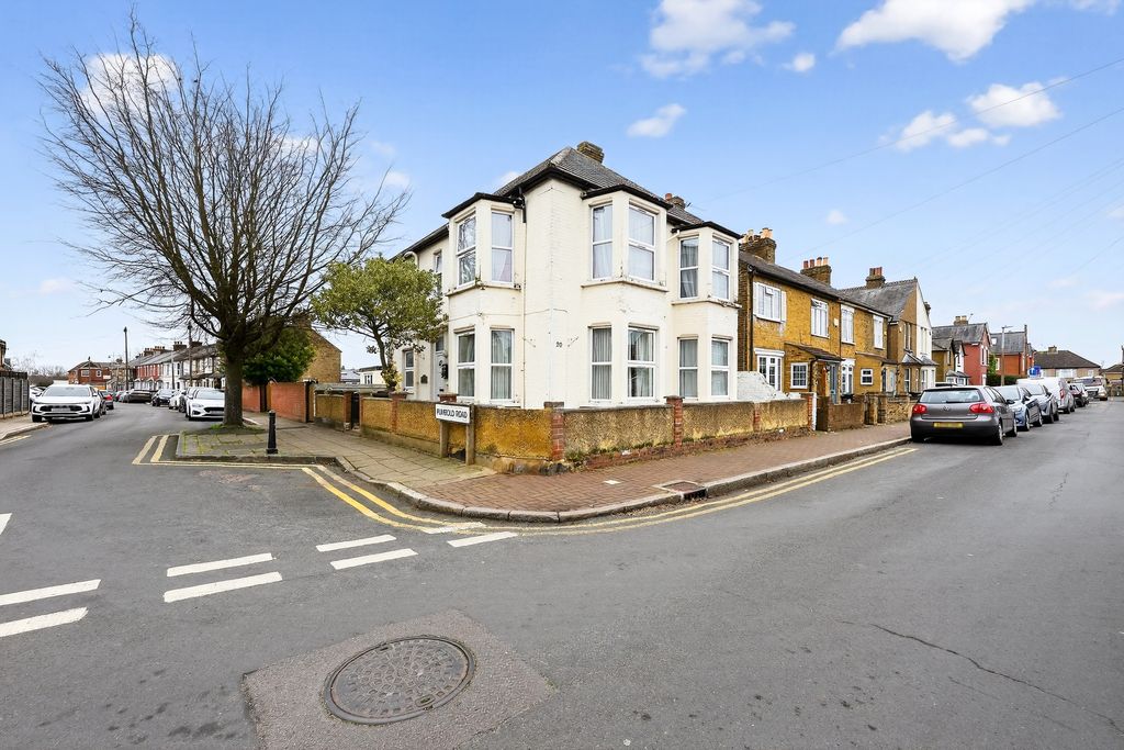 Property photo 2 of 27