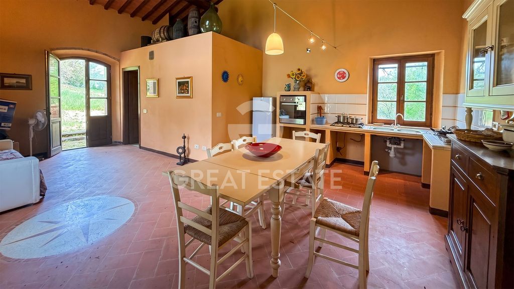Property photo 2 of 30 Interiors