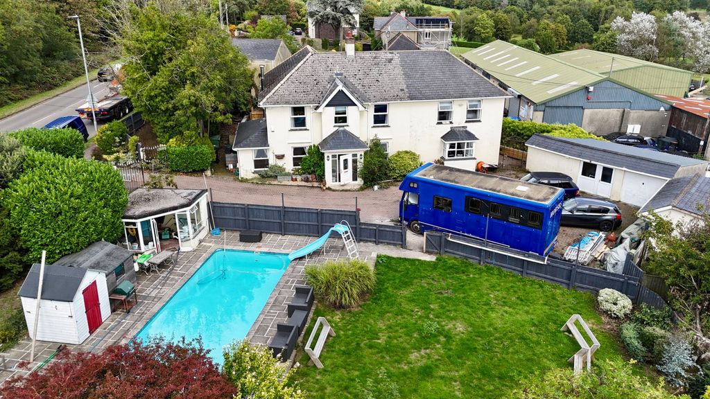 Property photo 1 of 25
