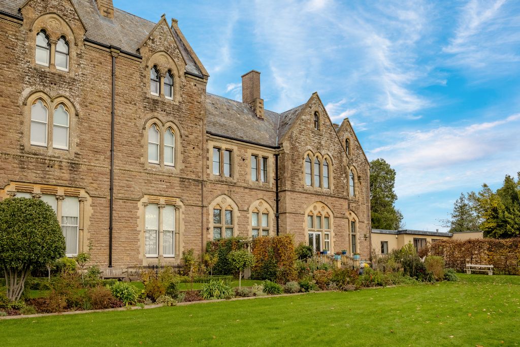 Property photo 1 of 16 Rear