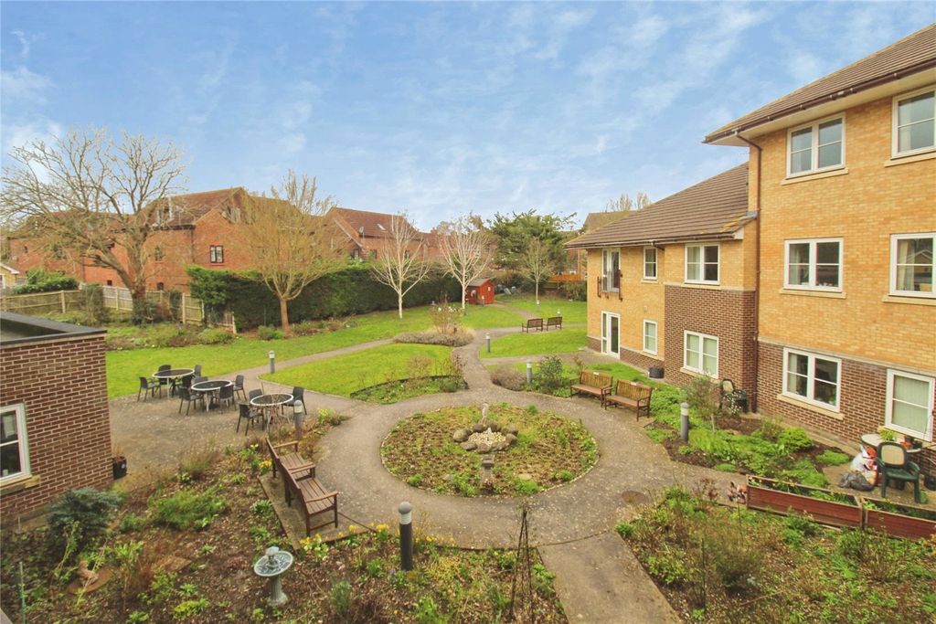 Property photo 2 of 14 Picture No. 11