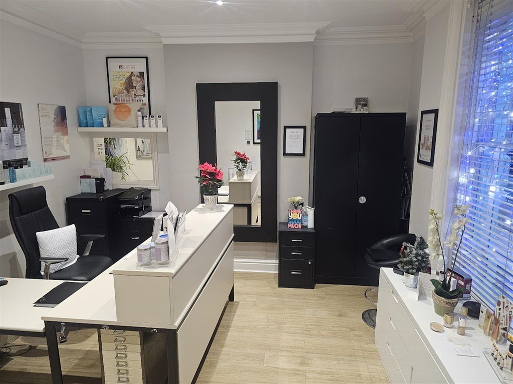 Property photo 3 of 6 Photo 2